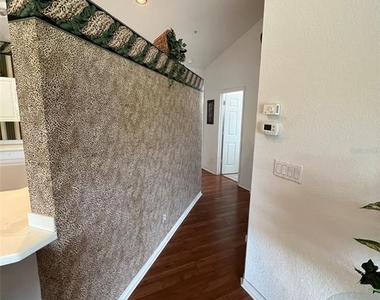 6632 Pineview Terrace - Photo Thumbnail 17