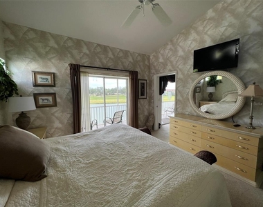 6632 Pineview Terrace - Photo Thumbnail 9