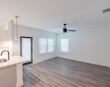 1420 Lakefront Drive - Photo Thumbnail 12