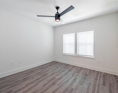 1420 Lakefront Drive - Photo Thumbnail 19