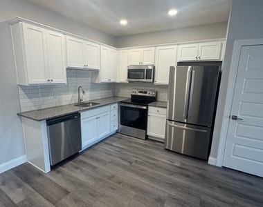 410 Circle Drive - Photo Thumbnail 5