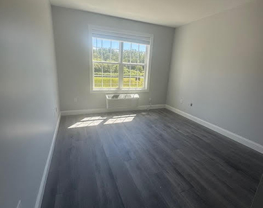 410 Circle Drive - Photo Thumbnail 13