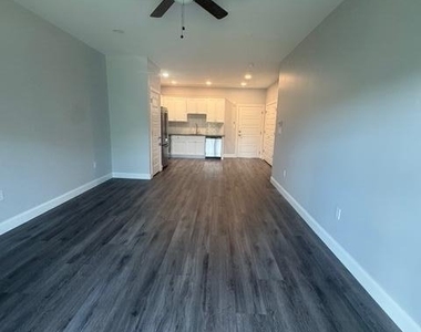 410 Circle Drive - Photo Thumbnail 12