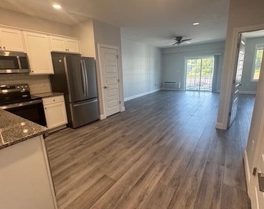 410 Circle Drive - Photo Thumbnail 10