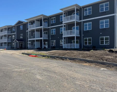 410 Circle Drive - Photo Thumbnail 1