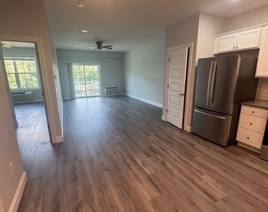 404 Circle Drive - Photo Thumbnail 7