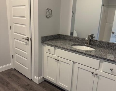 404 Circle Drive - Photo Thumbnail 32