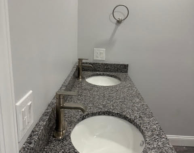404 Circle Drive - Photo Thumbnail 14