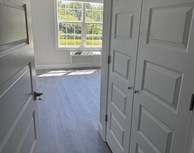 404 Circle Drive - Photo Thumbnail 17