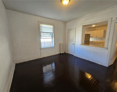 218 S 15th Street - Photo Thumbnail 1