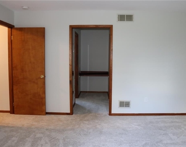 3500 Lafayette Drive - Photo Thumbnail 12