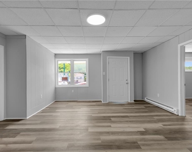 149 W Ridge Street - Photo Thumbnail 2