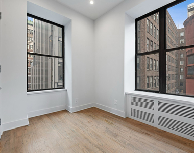 121 Madison Street - Photo Thumbnail 6