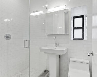 121 Madison Street - Photo Thumbnail 7