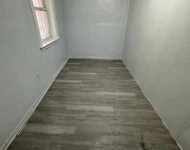 West 181st St / Grand Ave - Photo Thumbnail 4
