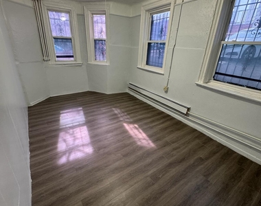 West 181st St / Grand Ave - Photo Thumbnail 5