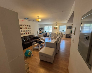 35-4 28th Avenue - Photo Thumbnail 5