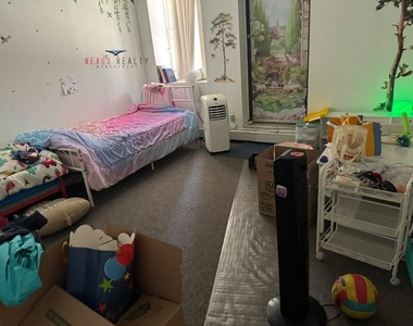 35-4 28th Avenue - Photo Thumbnail 2