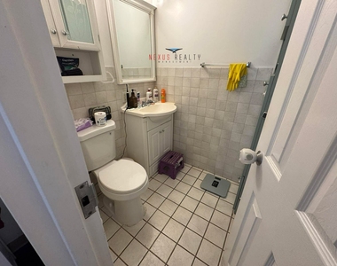35-4 28th Avenue - Photo Thumbnail 7
