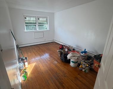 Baychester Ave & Burke Ave - Photo Thumbnail 6