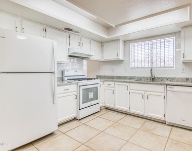 6621 Amposta Drive - Photo Thumbnail 2