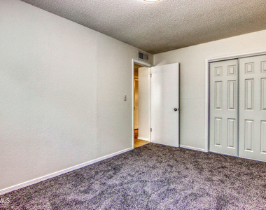 6621 Amposta Drive - Photo Thumbnail 5