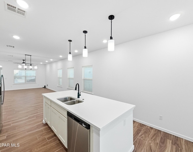 15113 Ambition Avenue - Photo Thumbnail 6