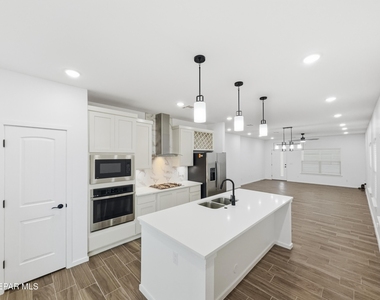 15113 Ambition Avenue - Photo Thumbnail 7