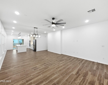 15113 Ambition Avenue - Photo Thumbnail 3
