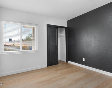 204 Balboa Road - Photo Thumbnail 18