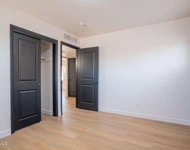 204 Balboa Road - Photo Thumbnail 11