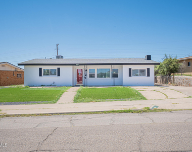 204 Balboa Road - Photo Thumbnail 1
