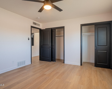 204 Balboa Road - Photo Thumbnail 8