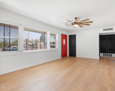 204 Balboa Road - Photo Thumbnail 2