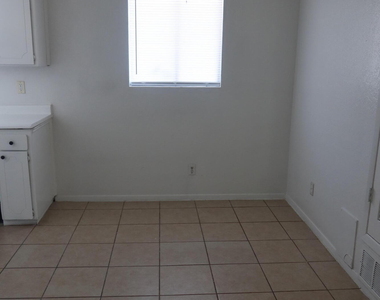 3827 Olympic Avenue - Photo Thumbnail 10