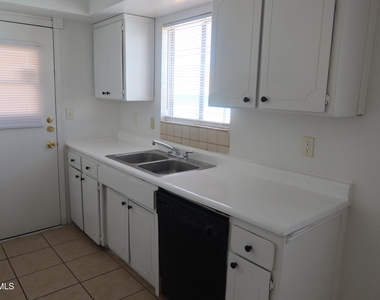 3827 Olympic Avenue - Photo Thumbnail 8