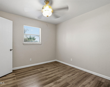 10604 Springwood Drive - Photo Thumbnail 15