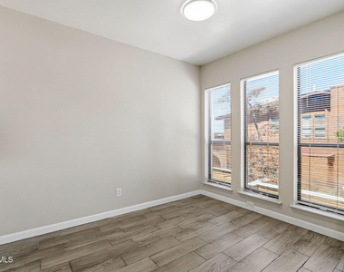 10604 Springwood Drive - Photo Thumbnail 9