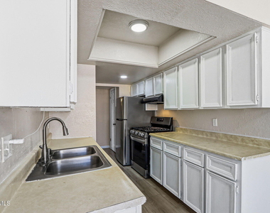 10604 Springwood Drive - Photo Thumbnail 10