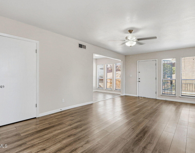 10604 Springwood Drive - Photo Thumbnail 6