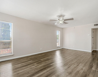 10604 Springwood Drive - Photo Thumbnail 8