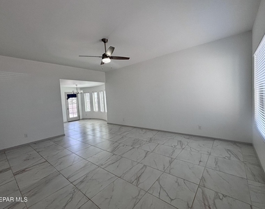 13817 Sky Ranger Avenue - Photo Thumbnail 2