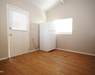 1104 Myrtle Avenue - Photo Thumbnail 2