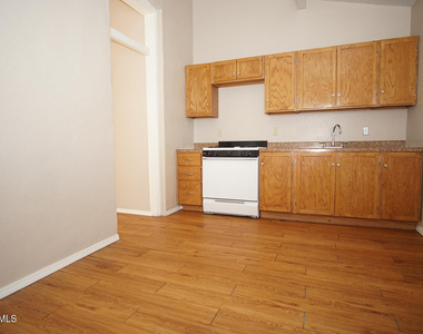 1104 Myrtle Avenue - Photo Thumbnail 1