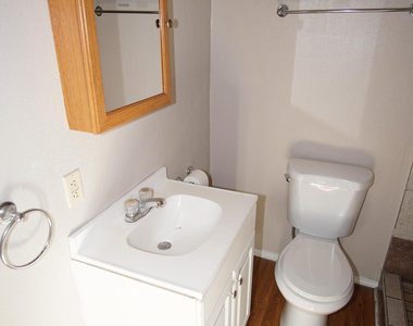1104 Myrtle Avenue - Photo Thumbnail 4