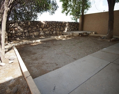 2520 San Jose Avenue - Photo Thumbnail 2