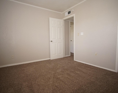 2520 San Jose Avenue - Photo Thumbnail 14