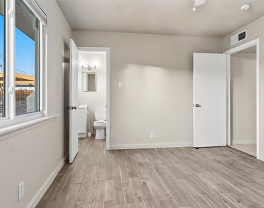513 Gilmore Way - Photo Thumbnail 10