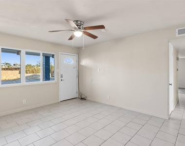 513 Gilmore Way - Photo Thumbnail 22