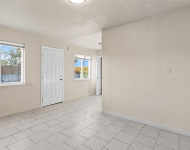 513 Gilmore Way - Photo Thumbnail 20